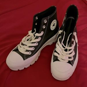 Converse women boots Black & White Size 6